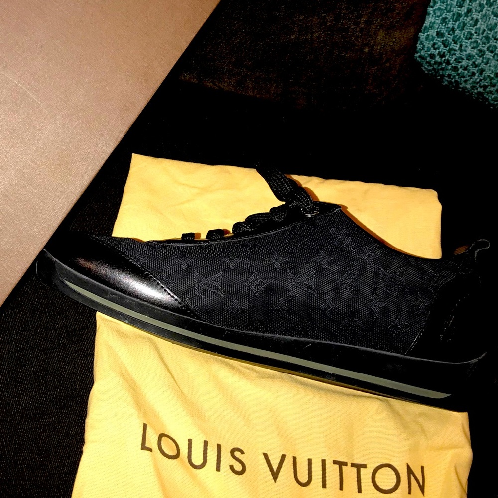 LV Vence Sneakers - Picture 3 of 3